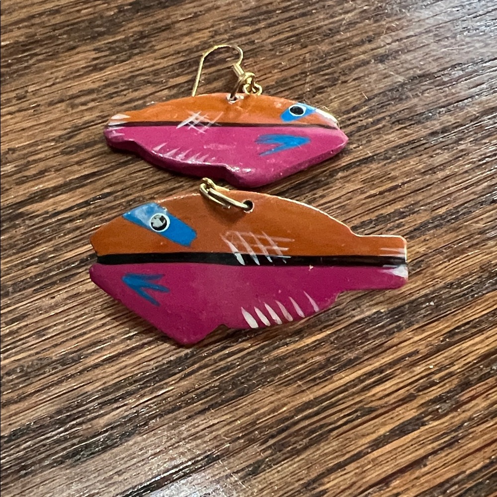 Colorful Fish-Shaped Earrings for tropical vibes - Picture 4 of 6